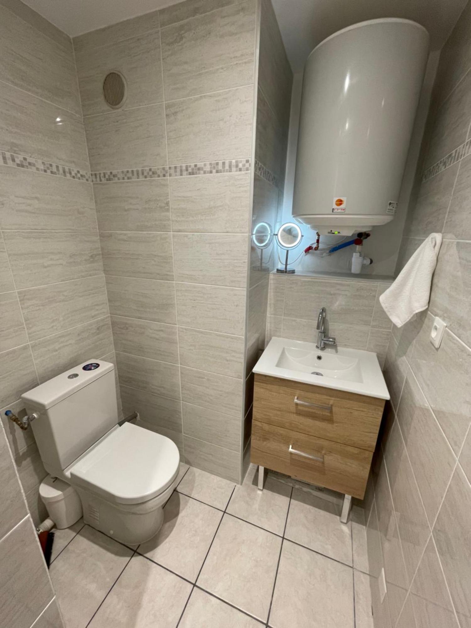 Appartement Ou Studio En Hyper Centre, Pour La Plage Et La Rue Pietonne Il Suffit De Traverser La Rue , Voir La Photo Principale Андерно-ле-Бэн Экстерьер фото